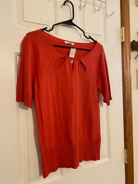 New York & Company Coral Short Sleeve Keyhole Knit Top